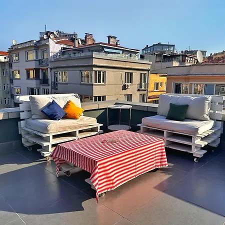 Stylish Design With Spectacular Views And High Speed Wifi Апартаменты *