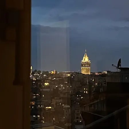 Stylish Design With Spectacular Views And High Speed Wifi Apartment