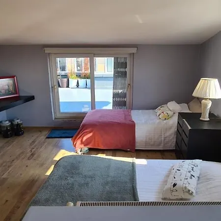 Apartment Stylish Design With Spectacular Views And High Speed Wifi